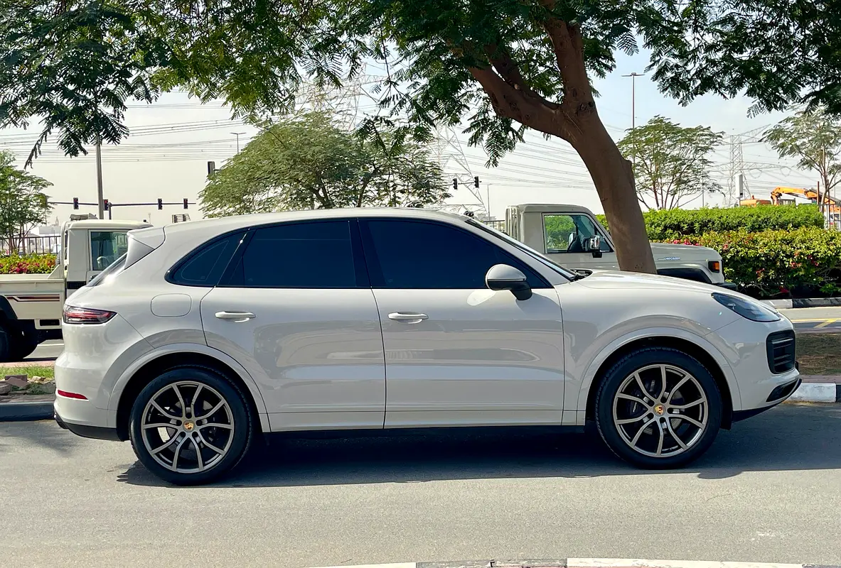 PORSCHE Cayenne Standard 2023 - photo 7 - Import Émirats | International Cars