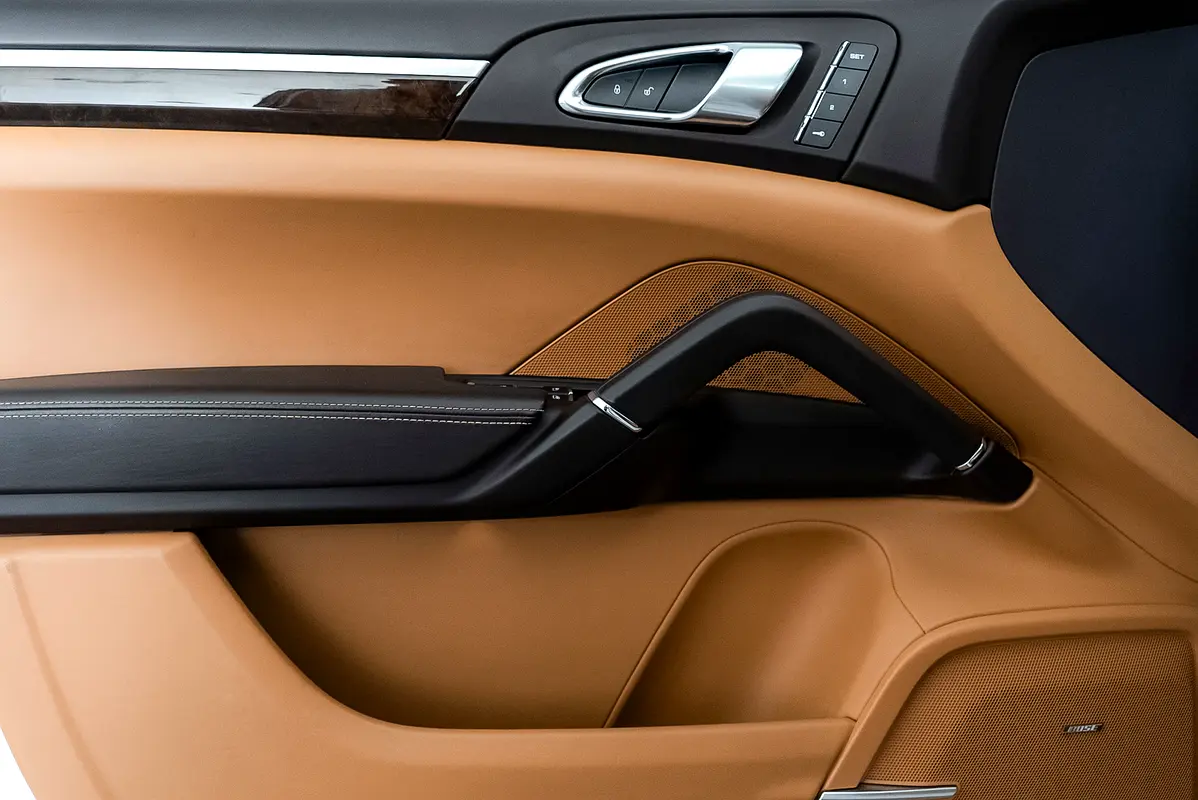 PORSCHE Cayenne GTS 2017 - photo 10 - Import Émirats | International Cars