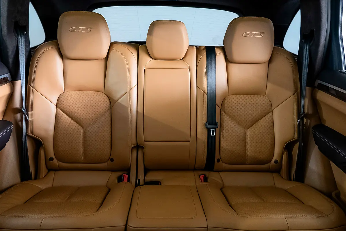 PORSCHE Cayenne GTS 2017 - photo 12 - Import Émirats | International Cars