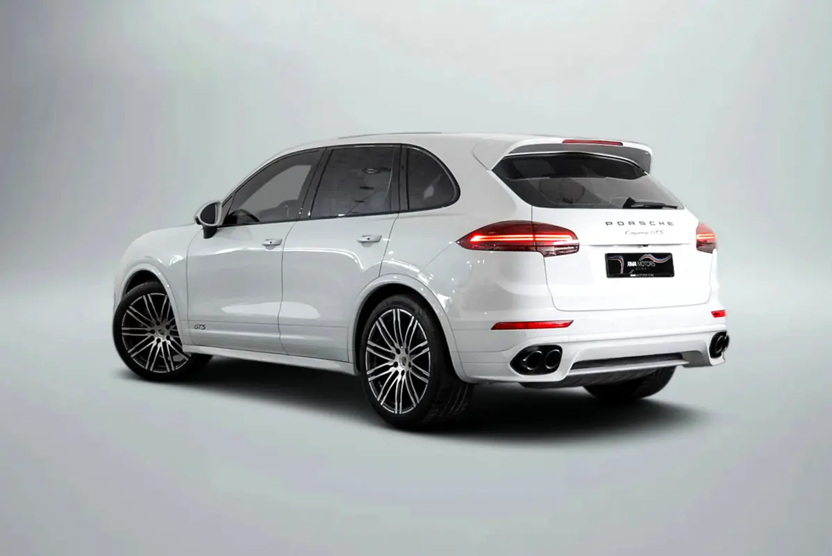PORSCHE Cayenne GTS 2017 - photo 2 - Import Émirats | International Cars
