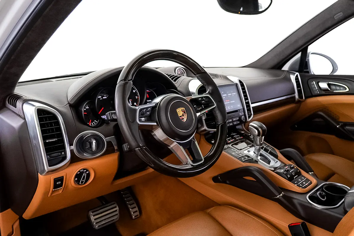 PORSCHE Cayenne GTS 2017 - photo 7 - Import Émirats | International Cars