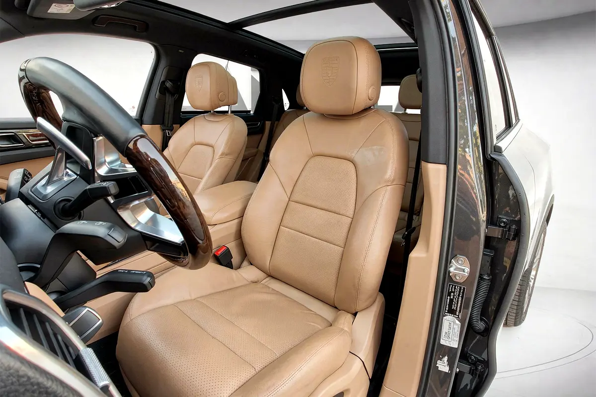 PORSCHE Cayenne Standard 2019 - photo 12 - Import Émirats | International Cars