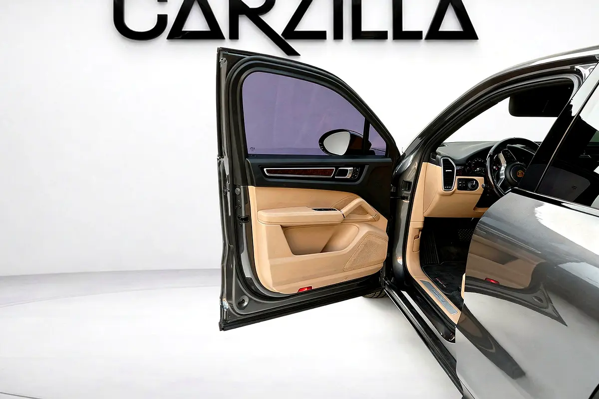 PORSCHE Cayenne Standard 2019 - photo 9 - Import Émirats | International Cars