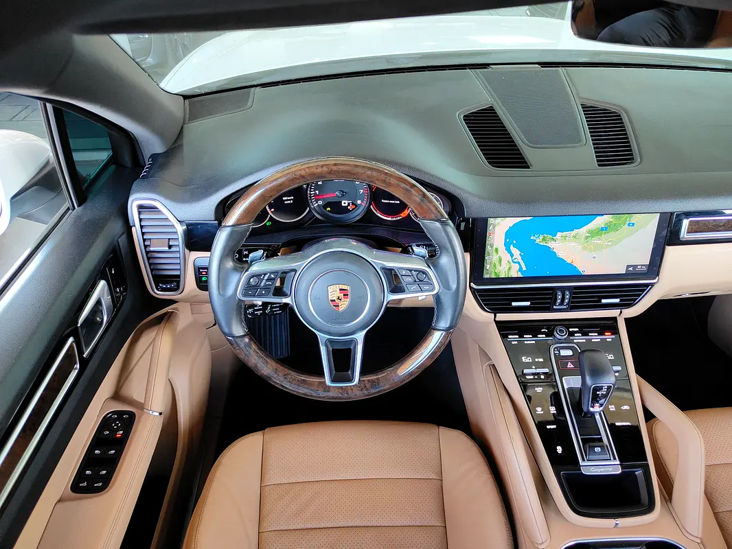 PORSCHE Cayenne Standard 2018 - photo 10 - Import Émirats | International Cars