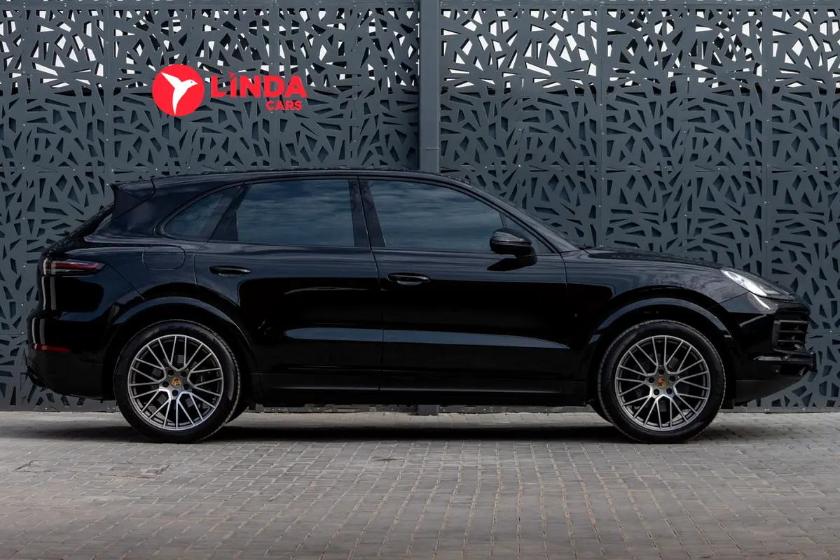 PORSCHE Cayenne E-Hybrid Platinum Edition 2022 - photo 8 - Import Émirats | International Cars