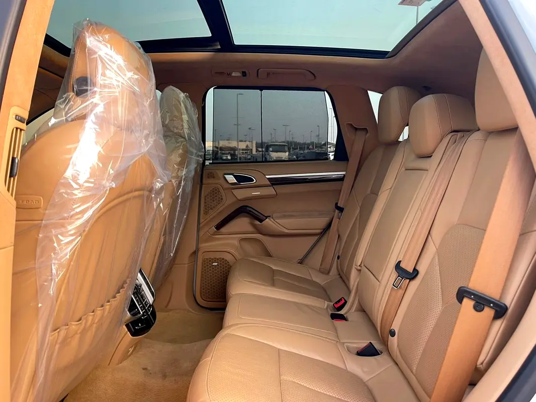 PORSCHE Cayenne GTS 2013 - photo 10 - Import Émirats | International Cars