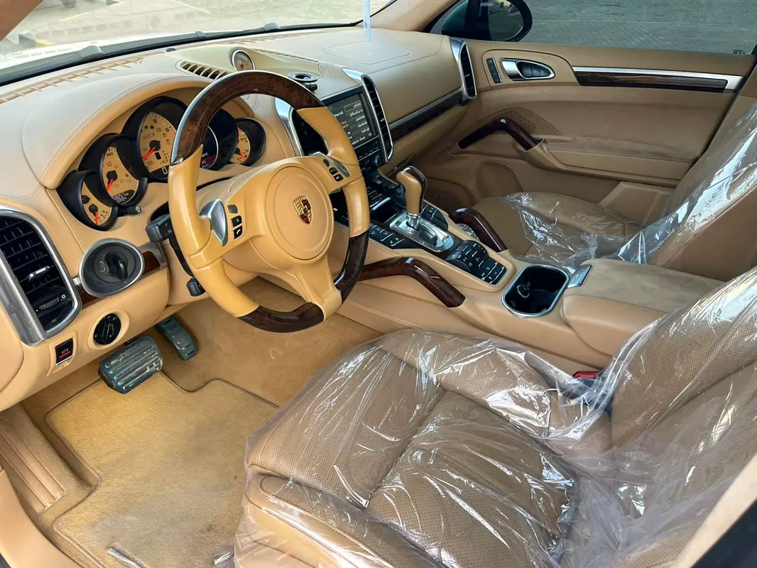 PORSCHE Cayenne GTS 2013 - photo 12 - Import Émirats | International Cars