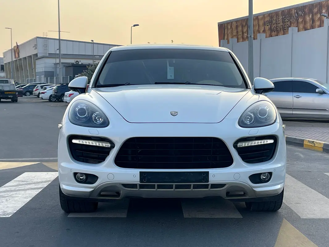 PORSCHE Cayenne GTS 2013 - photo 2 - Import Émirats | International Cars