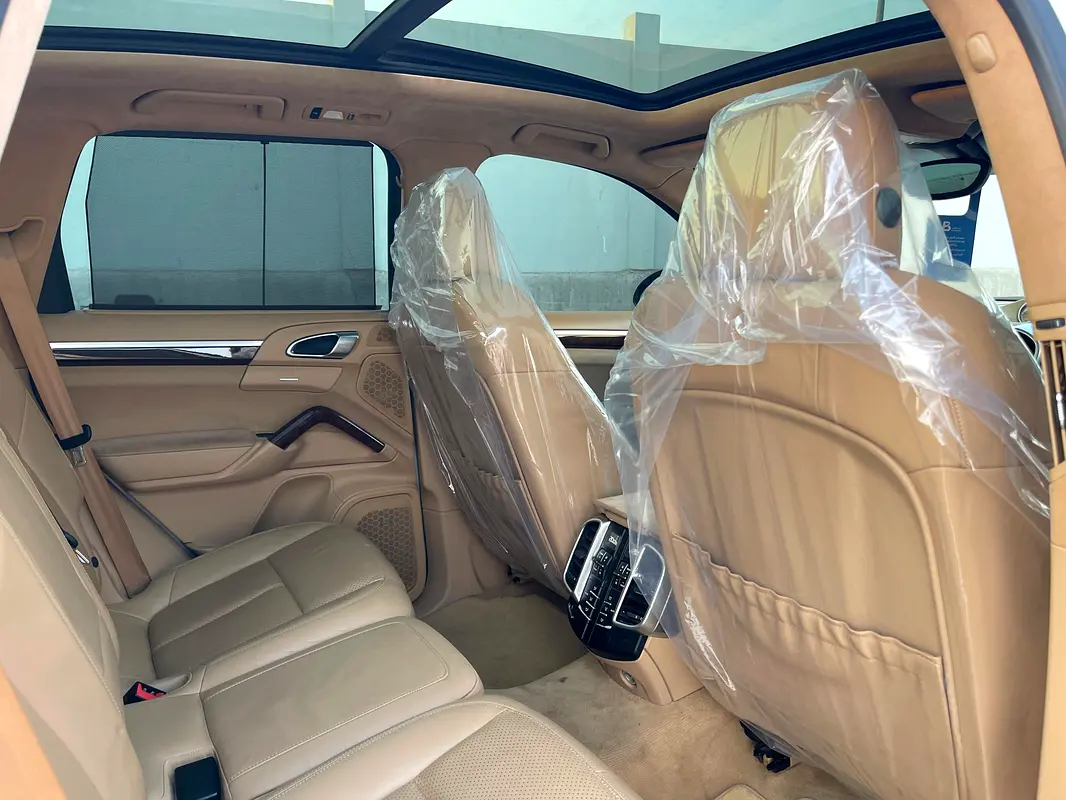 PORSCHE Cayenne GTS 2013 - photo 8 - Import Émirats | International Cars