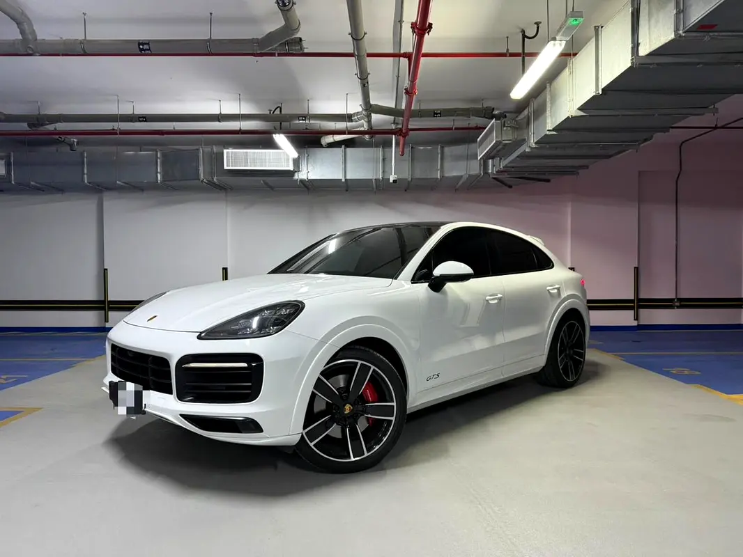 PORSCHE Cayenne GTS 2022