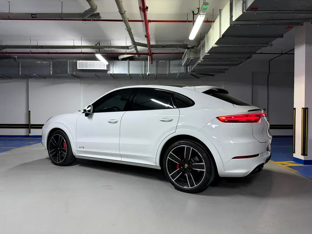 PORSCHE Cayenne GTS 2022 - photo 6 - Import Émirats | International Cars