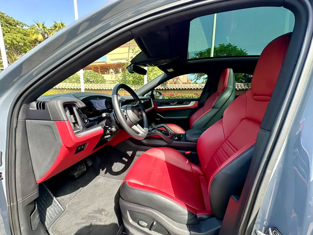 PORSCHE Cayenne Coupe 2024 - photo 9 - Import Émirats | International Cars