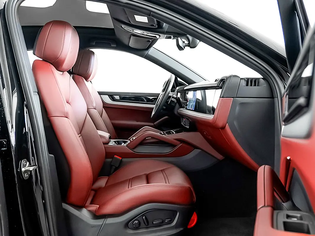 PORSCHE Cayenne Coupe 2024 - photo 8 - Import Émirats | International Cars