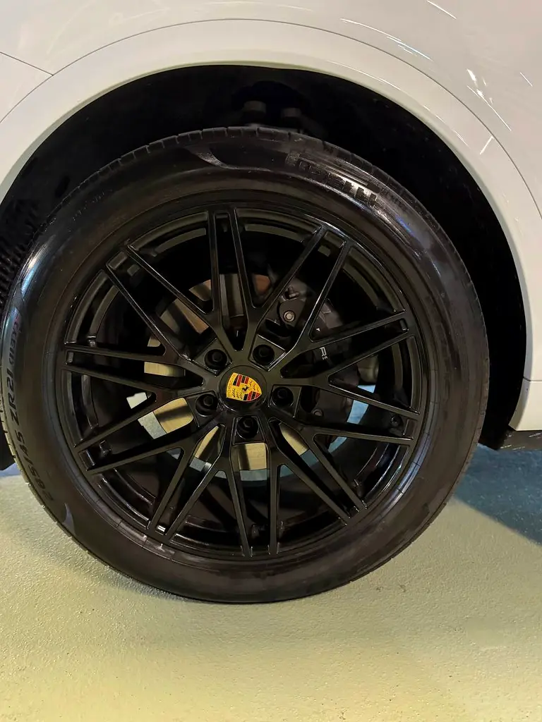 PORSCHE Cayenne Coupe 2024 - photo 4 - Import Émirats | International Cars