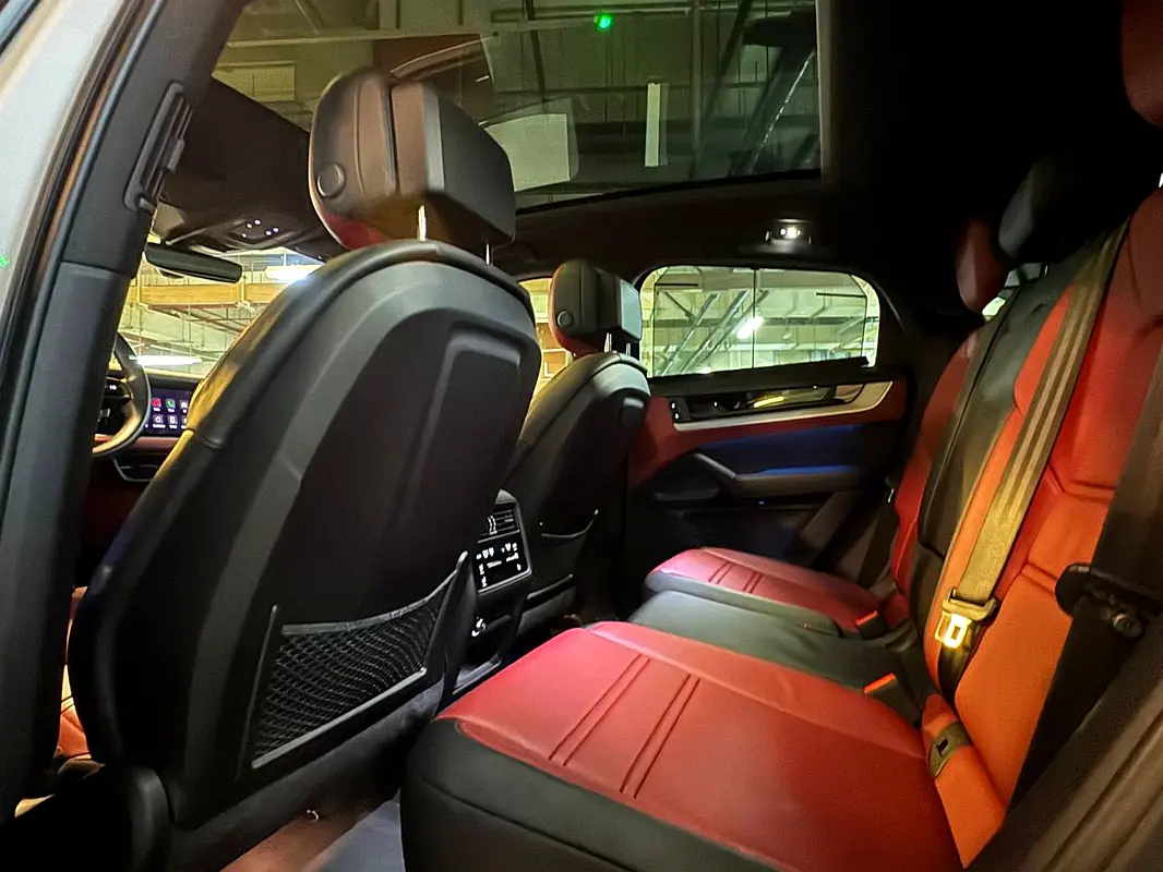 PORSCHE Cayenne Coupe 2024 - photo 5 - Import Émirats | International Cars