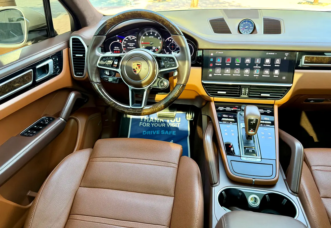 PORSCHE Cayenne GTS 2022 - photo 12 - Import Émirats | International Cars