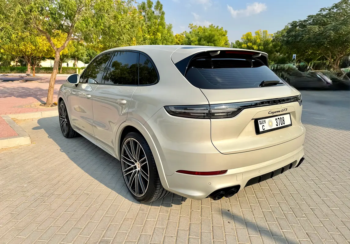 PORSCHE Cayenne GTS 2022 - photo 2 - Import Émirats | International Cars