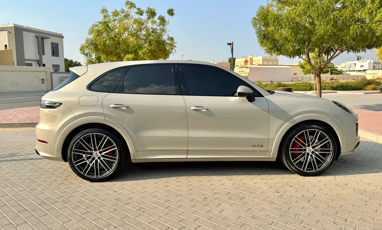 PORSCHE Cayenne GTS 2022 - photo 4 - Import Émirats | International Cars