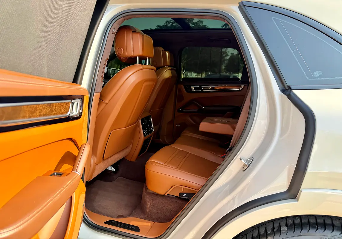 PORSCHE Cayenne GTS 2022 - photo 9 - Import Émirats | International Cars