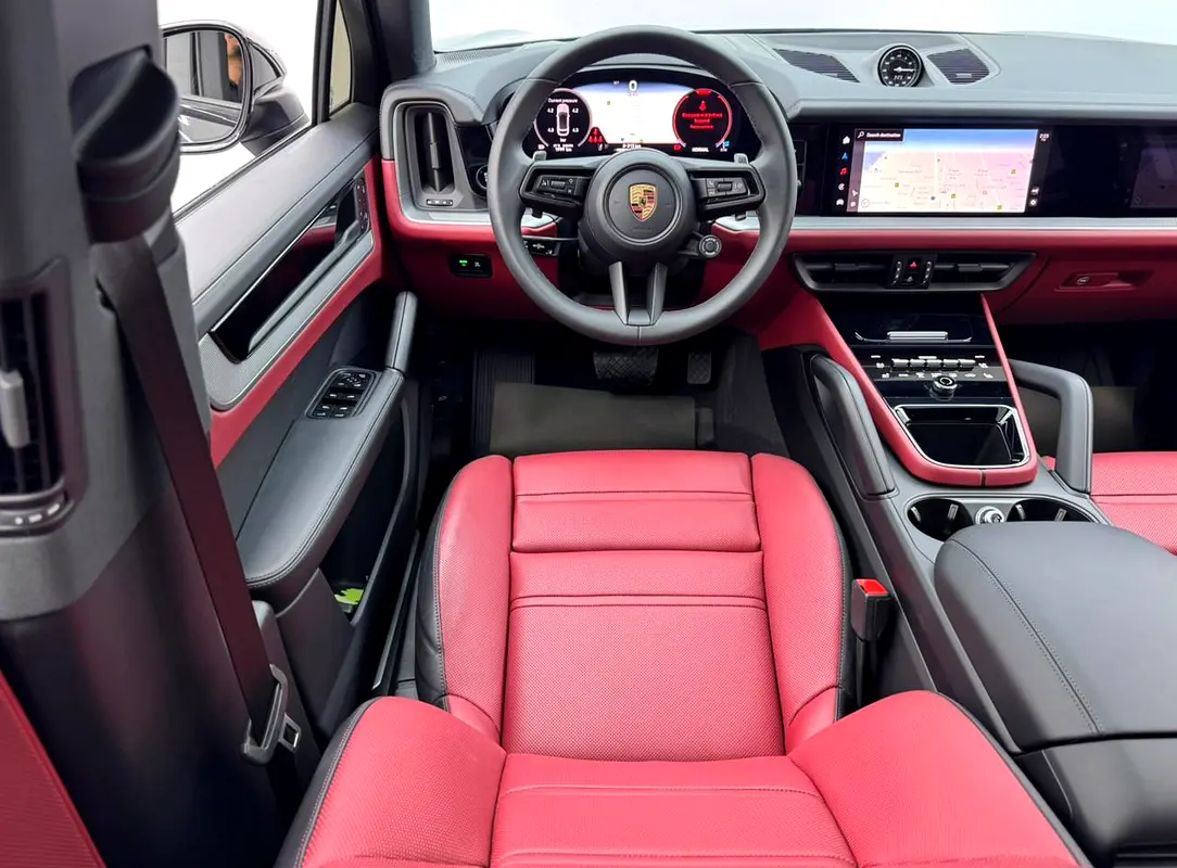 PORSCHE Cayenne Coupe 2025 - photo 8 - Import Émirats | International Cars