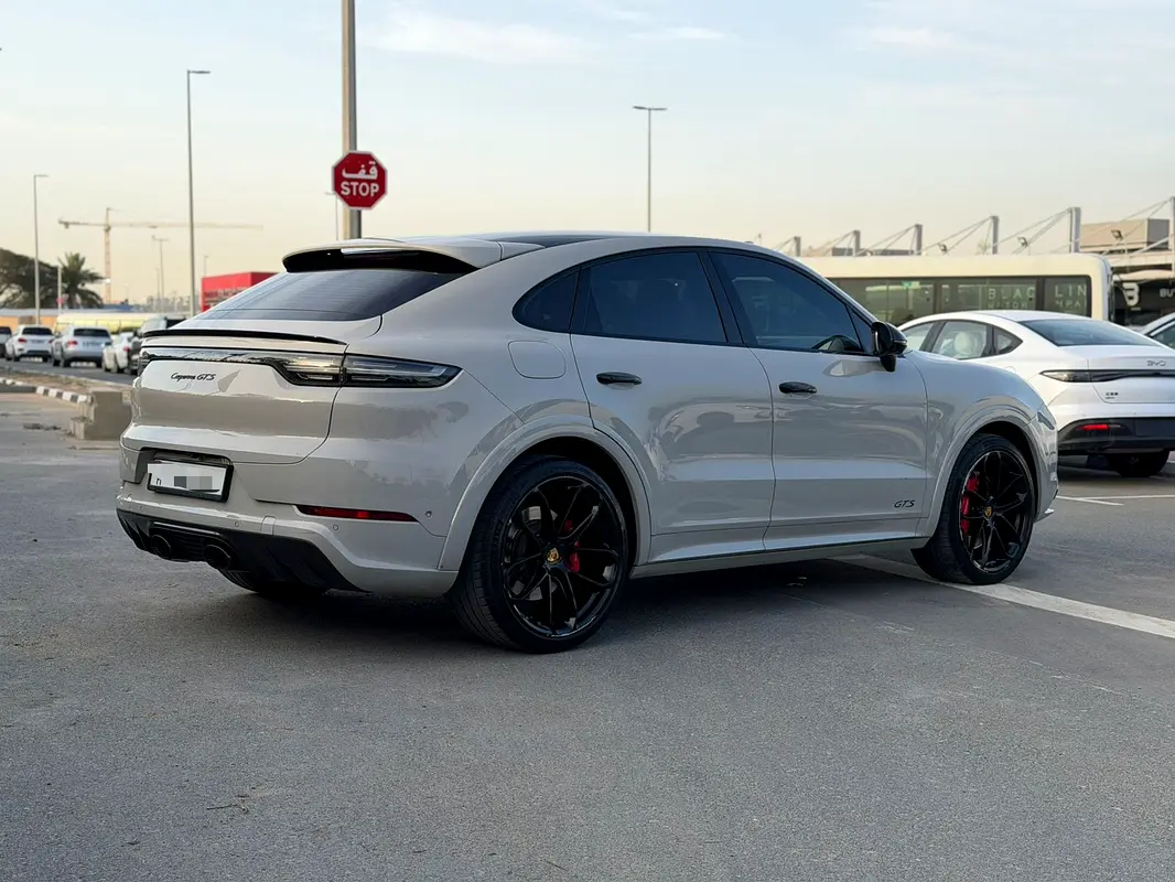 PORSCHE Cayenne GTS 2021 - photo 3 - Import Émirats | International Cars