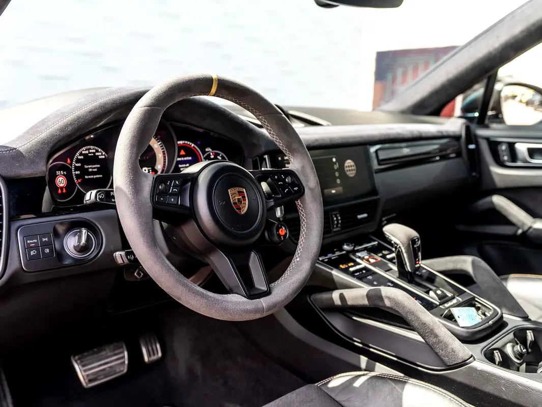 PORSCHE Cayenne Turbo GT 2022 - photo 11 - Import Émirats | International Cars