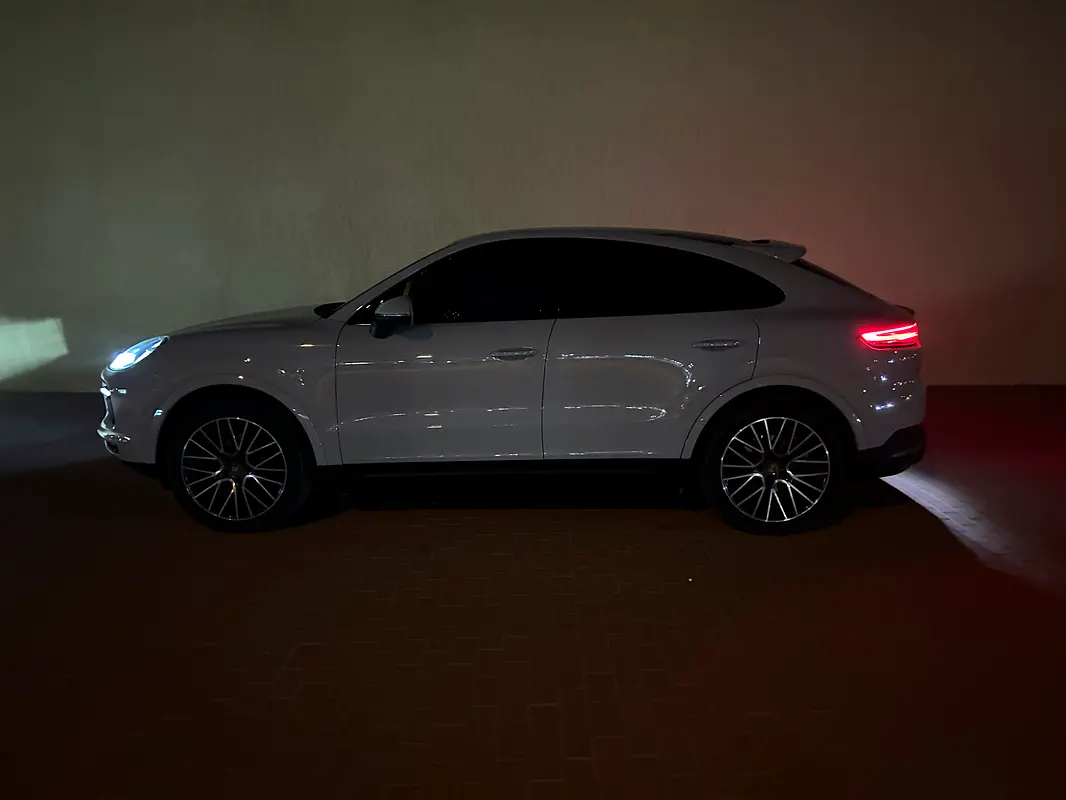 PORSCHE Cayenne Platinum Edition 2023 - photo 11 - Import Émirats | International Cars