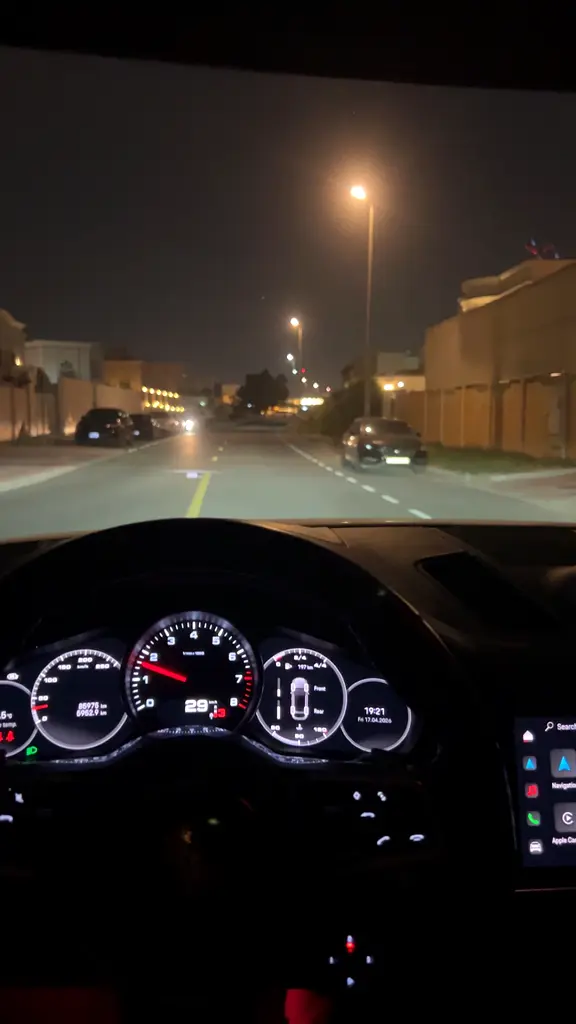 PORSCHE Cayenne Platinum Edition 2023 - photo 2 - Import Émirats | International Cars