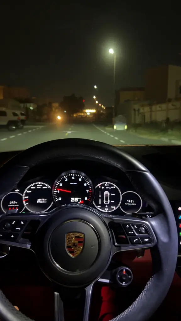 PORSCHE Cayenne Platinum Edition 2023 - photo 3 - Import Émirats | International Cars