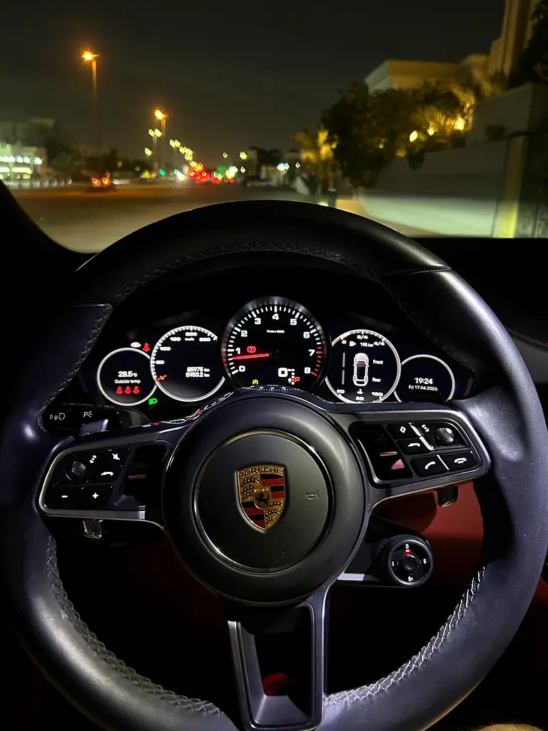 PORSCHE Cayenne Platinum Edition 2023 - photo 6 - Import Émirats | International Cars