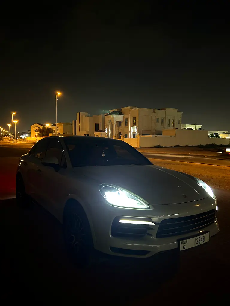 PORSCHE Cayenne Platinum Edition 2023 - photo 8 - Import Émirats | International Cars