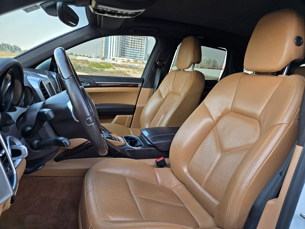 PORSCHE Cayenne S 2014 - photo 11 - Import Émirats | International Cars