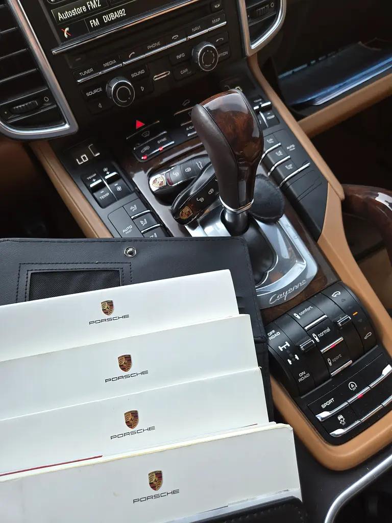 PORSCHE Cayenne S 2014 - photo 8 - Import Émirats | International Cars