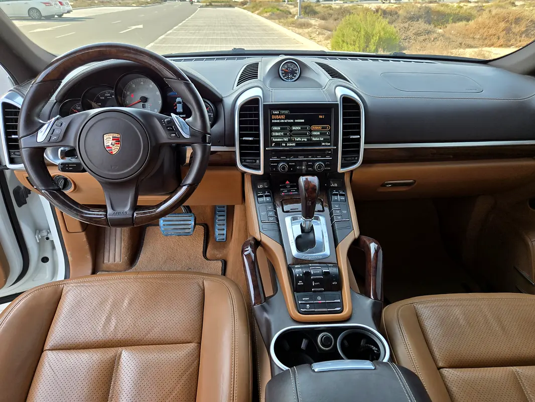 PORSCHE Cayenne S 2014 - photo 9 - Import Émirats | International Cars