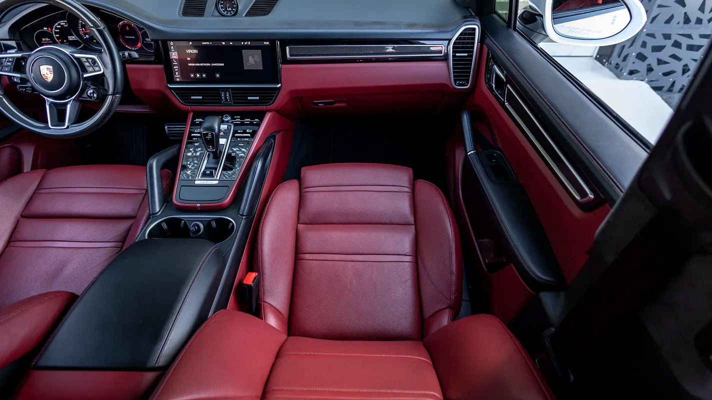 PORSCHE Cayenne GTS 2021 - photo 11 - Import Émirats | International Cars