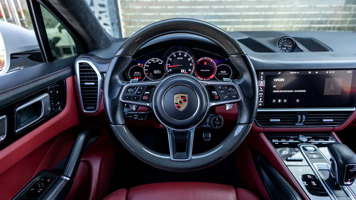 PORSCHE Cayenne GTS 2021 - photo 12 - Import Émirats | International Cars
