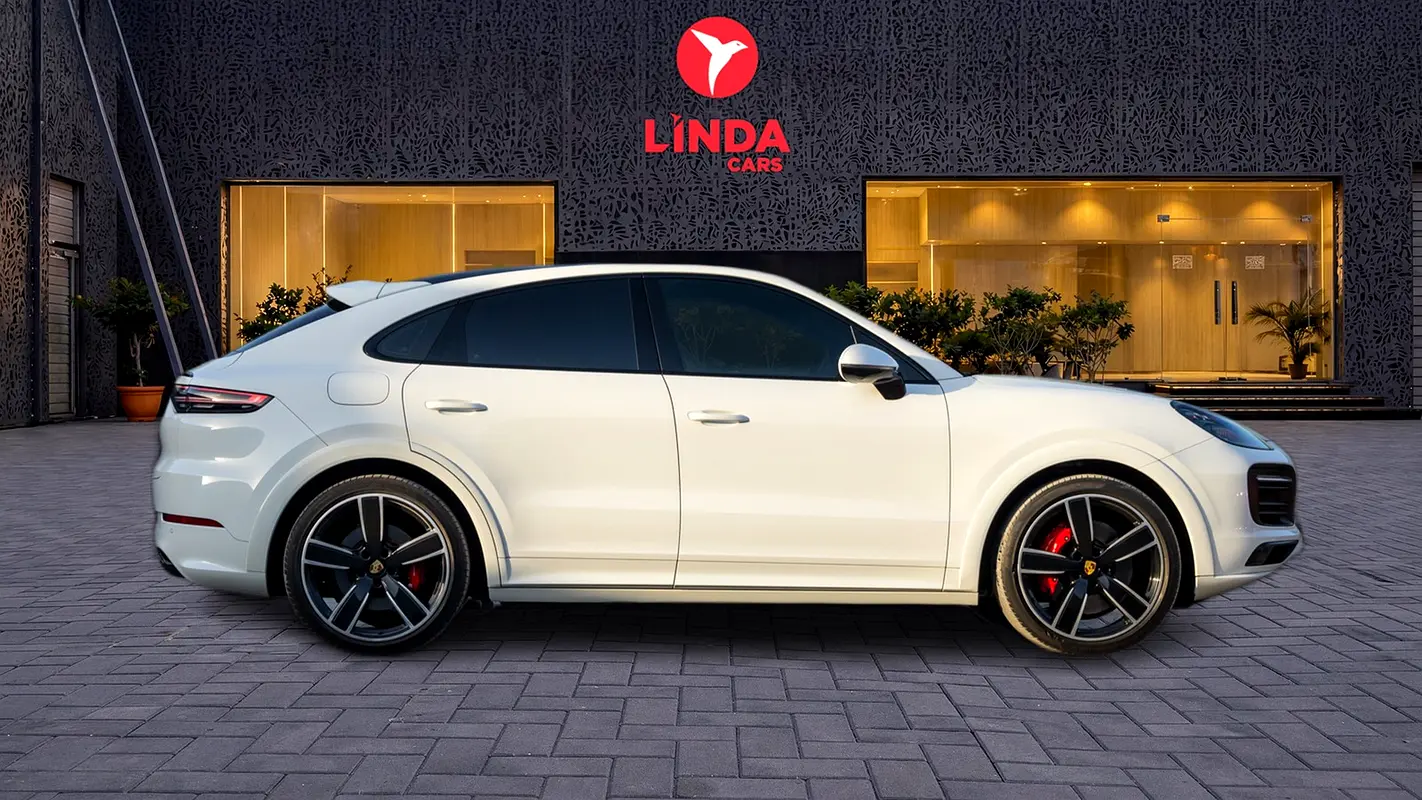 PORSCHE Cayenne GTS 2021 - photo 5 - Import Émirats | International Cars