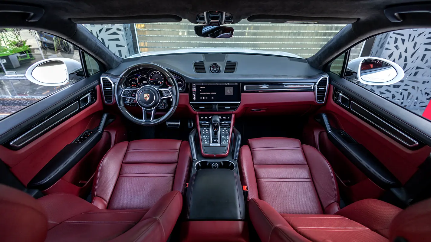 PORSCHE Cayenne GTS 2021 - photo 9 - Import Émirats | International Cars