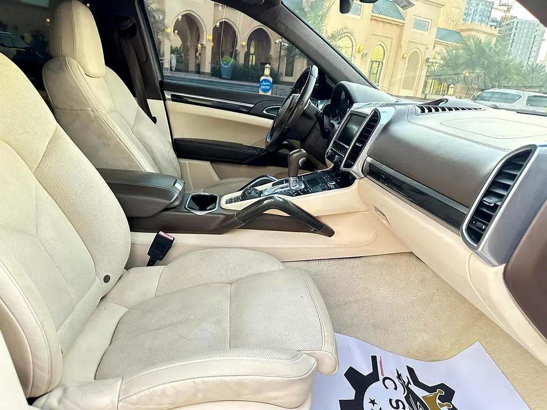 PORSCHE Cayenne Turbo 2011 - photo 8 - Import Émirats | International Cars