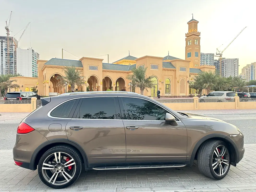 PORSCHE Cayenne Turbo 2011 - photo 9 - Import Émirats | International Cars