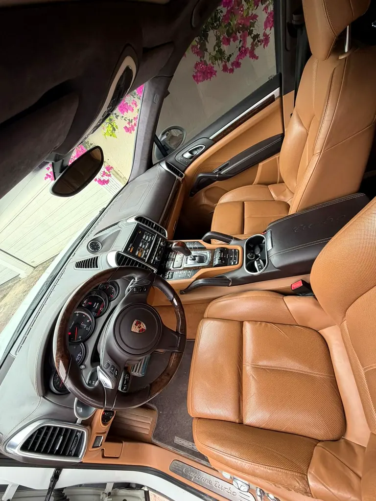 PORSCHE Cayenne Turbo 2013 - photo 10 - Import Émirats | International Cars