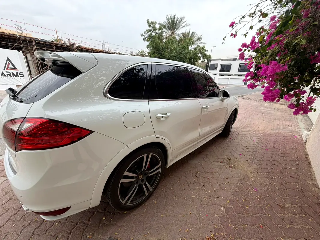PORSCHE Cayenne Turbo 2013 - photo 5 - Import Émirats | International Cars