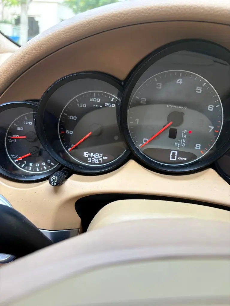 PORSCHE Cayenne S 2014 - photo 3 - Import Émirats | International Cars
