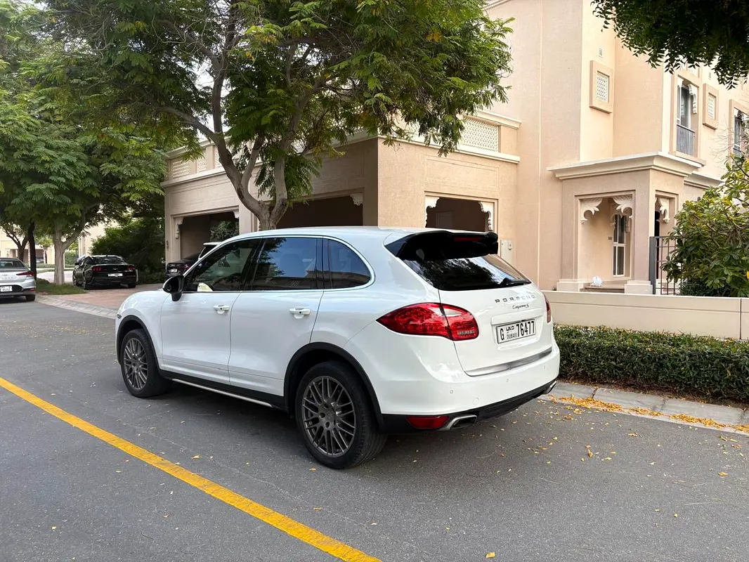 PORSCHE Cayenne S 2014 - photo 6 - Import Émirats | International Cars