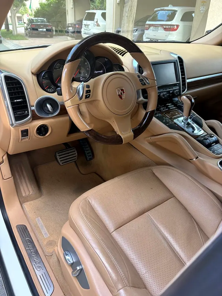 PORSCHE Cayenne S 2014 - photo 8 - Import Émirats | International Cars