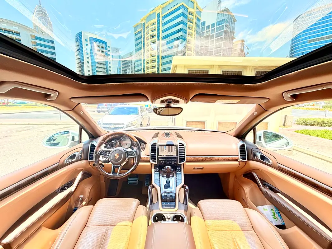PORSCHE Cayenne S 2015 - photo 12 - Import Émirats | International Cars