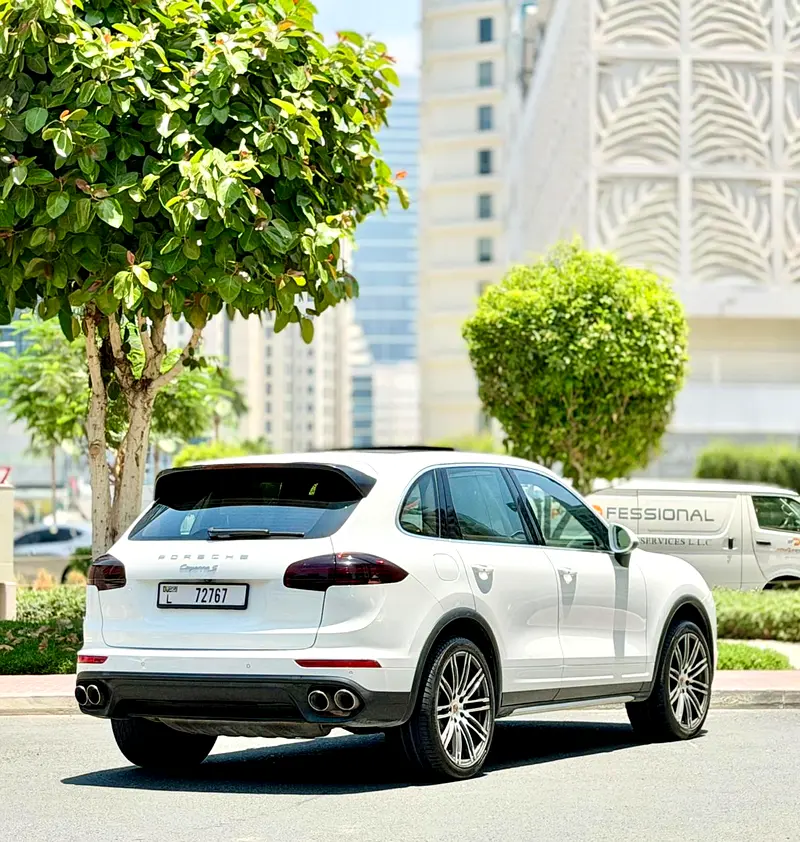 PORSCHE Cayenne S 2015 - photo 5 - Import Émirats | International Cars
