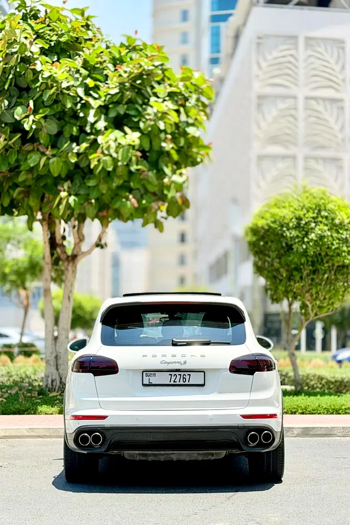 PORSCHE Cayenne S 2015 - photo 6 - Import Émirats | International Cars
