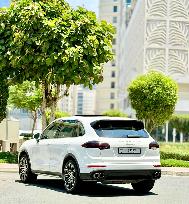 PORSCHE Cayenne S 2015 - photo 7 - Import Émirats | International Cars