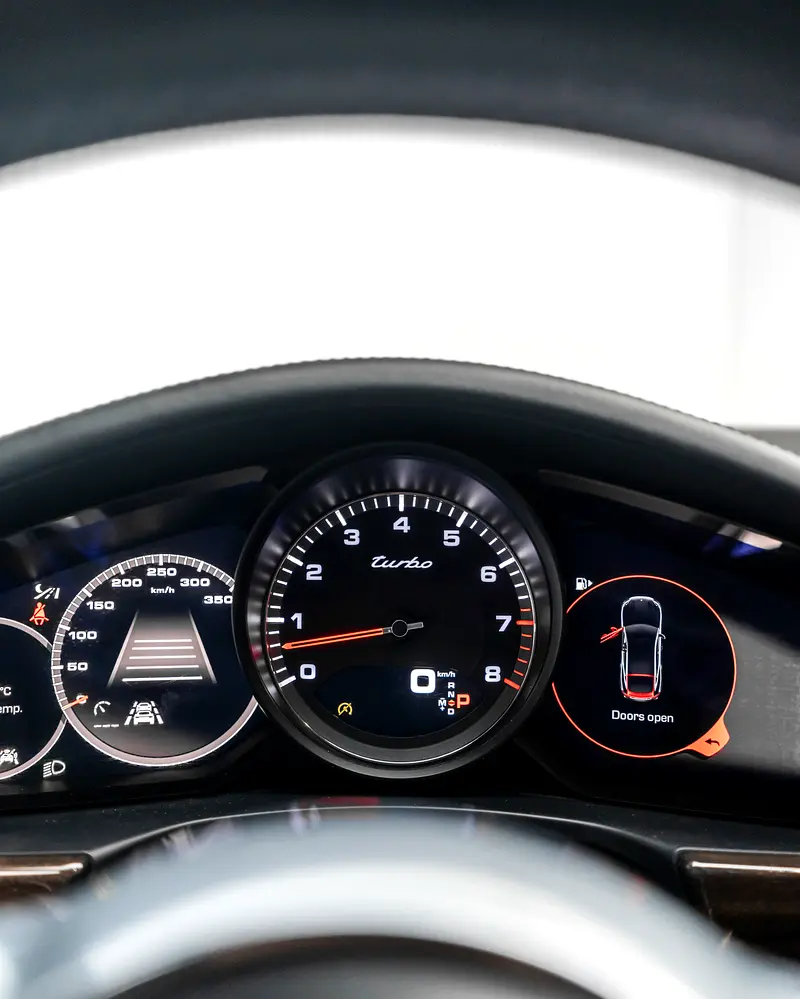 PORSCHE Panamera Turbo 2017 - photo 11 - Import Émirats | International Cars